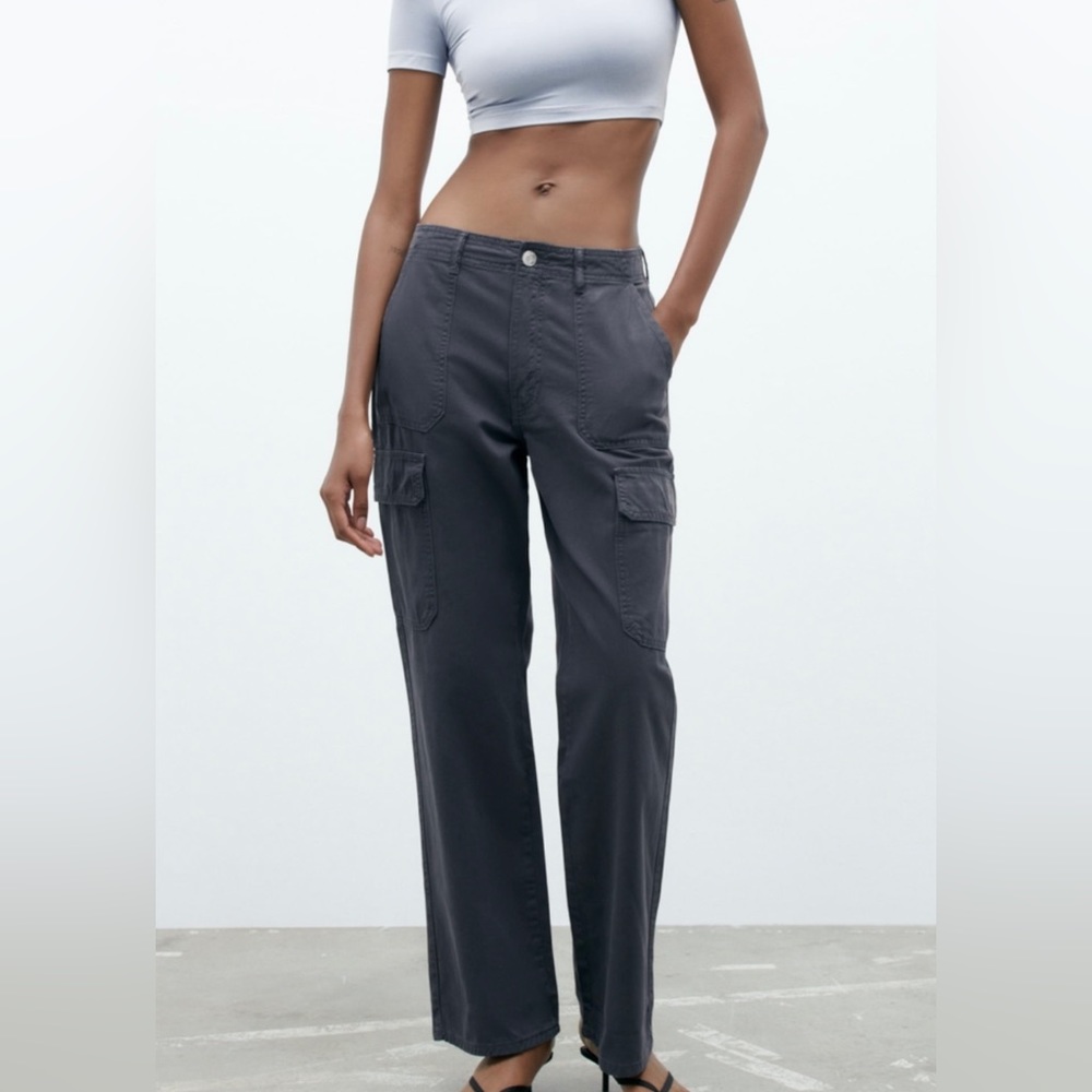 Zara TRF HIGH RISE STRAIGHT CARGO PANTS (size: 2)